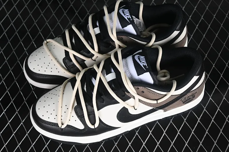 All Categories Nk SB Dunk Series Nk SB Dunk Low Low-top Sneakers Nk Dunk Low Retro "Black" Tricky Doll Time and Space Dust Minimalist Retro Black Brown SB Strap Low-top Casual Sneakers DD1391-100
